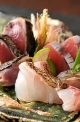 毎日高知より直送される鮮魚を含めた全国の特選素材