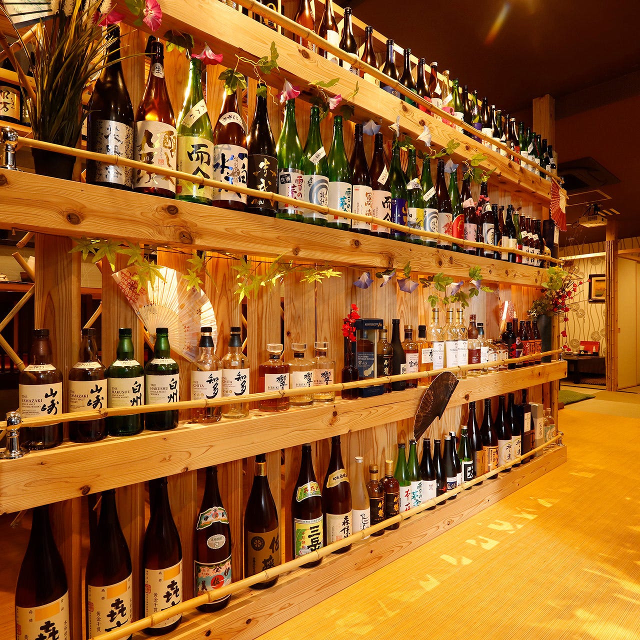秋田の地酒を中心に日本酒好きの料理長厳選の品々がずらり