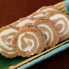 お酒がすすむ「いぶりがっこのクリームチーズ鳴門巻き」