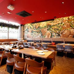 見通しが良くフラットな店内はパーティーに最適