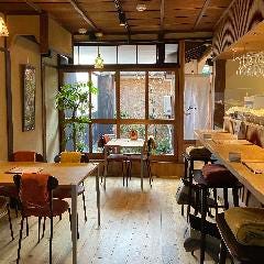 Cafe ＆ Wine Bar Knuckles