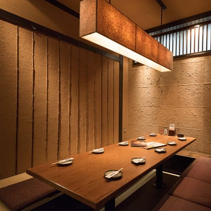 ゆったり個室 金山の居酒屋でおすすめ 人気の完全個室 ソファー席など ぐるなび