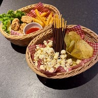 B‐GARAGE 有楽町店_二次会貸切 【軽食付きプラン】投げ放題+飲み放題+歌い放題2時間付き!生ビール付き