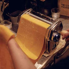 当店のパスタは全てモチモチの食感を味わえる、手作り生パスタ