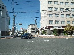 こちらの方角（北）に向かい、
約７０ｍでお店（右手）に到着です。

お帰りは、名古屋駅まで徒歩数分です。