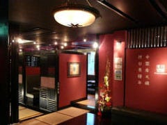 こちらで皆様をお迎え致します。 『ようこそ小樽食堂へ！』