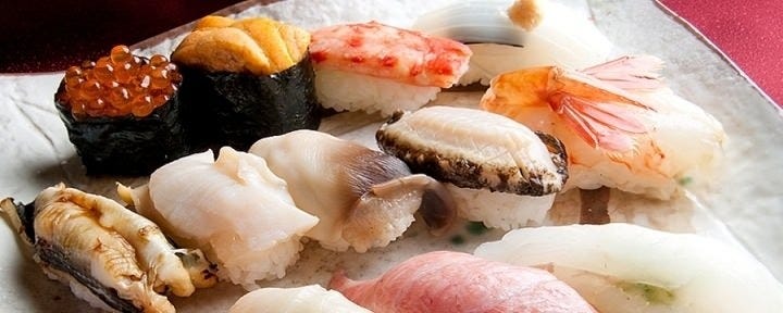 すし万