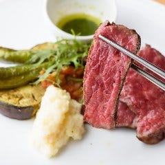 お肉の旨みあふれる宮崎和牛のステーキに舌鼓を打ってみては