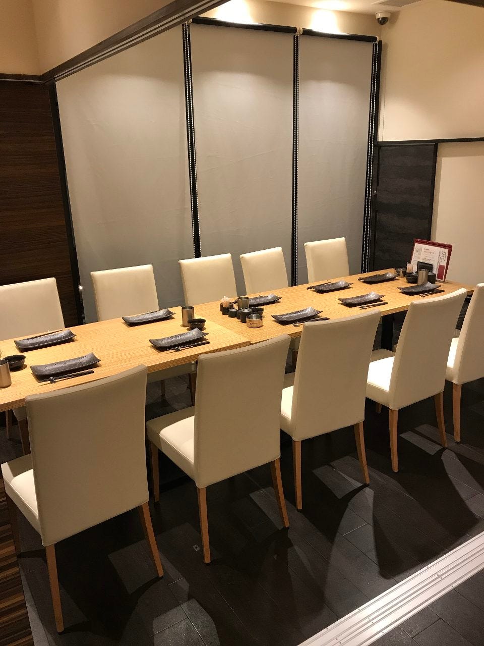 テーブル席・完全個室（壁・扉あり）・3名様～12名様
