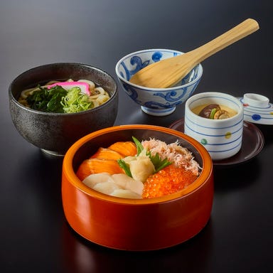 鈴のれん 長久手店_贅沢海鮮丼とミニ麺セット