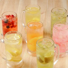 フルーツたっぷり果実サワー♪お好きなお酒とごゆっくりどうぞ