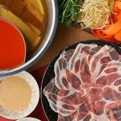 お肉や野菜、一品に〆まで…色々なメニューが食べ放題です♪