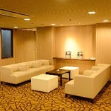 広々とした待合室もご用意しておりますので、各種大型宴会の控室にどうぞ。