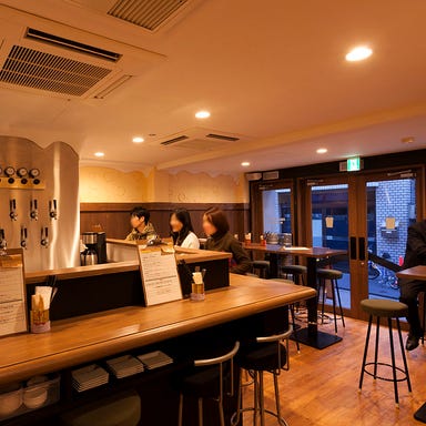 SWANLAKE Pub Edo 田町店 店内の画像