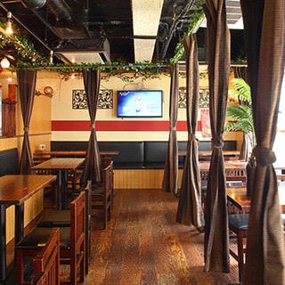 上野・アメ横 屋内ビアガーデン MATSURIYAの店内