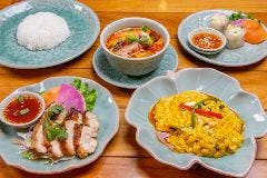 休日限定選べるドリンク付き スペシャルランチセット　￥2250