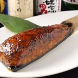 てしごとや名物　木ベラに乗ったつくね焼き(タレ又は塩)