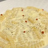 フジッリ　４種類のチーズクリームソース