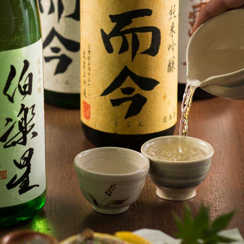 全国から厳選した日本酒豊富に取り揃えております。