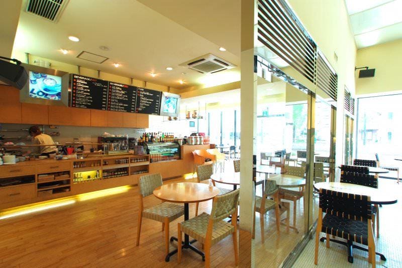LOLO Cafe (ロロカフェ)