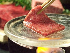 肉や野菜のアクが出ることも無く遠赤外線効果でふっくら仕上げ煙も少なく、衣服に付く匂いも心配いりません