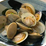 ホンビノス貝や小松菜、三つ葉等、船橋産食材を多数使用。