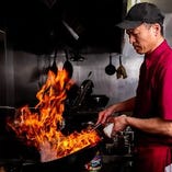 【中華料理の技】
火加減が命の炒め物は強火で一気に仕上げる