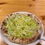 岡山県産、黄ニラのピザ