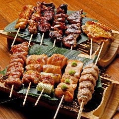 大山鶏の炭火焼は塩・タレで。他では中々ない徹底したこだわり。