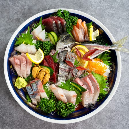 NIHONSYUTOTSUUFUUNABEKAISENKOSHITSUIZAKAYAMARUYASUSUISANSHINJUKUEKIMAE