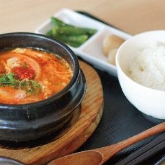 女性に人気のかん菜のスンドゥブランチ!辛さ増し可能です