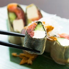 海鮮とクリームチーズの湯葉巻き