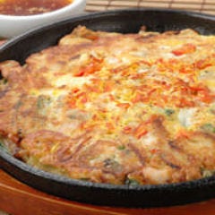チヂミ、トッポッキ、チゲ、サラダなども食べ放題です！！