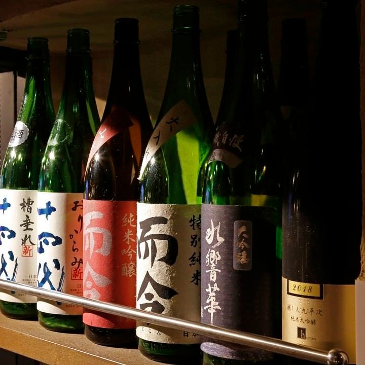 なかなか手に入らない、プレミアムな日本酒も御用意しています。