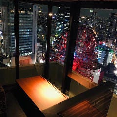 地上130mからの絶景を楽しめるカップルシートあり♪