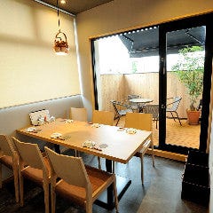 2名様～ご予約にてテラス付き個室のご利用が可能(最大20名様迄)