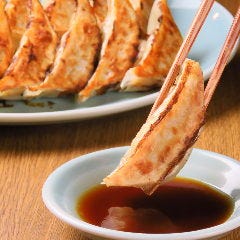 名物！焼き餃子は地元愛知のみかわ豚と青森産にんにく使用