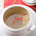 ｛506｝蒸し鶏の漢方スープ