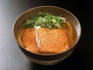 どんぶりに入った道頓堀 今井 本店のきつねうどん