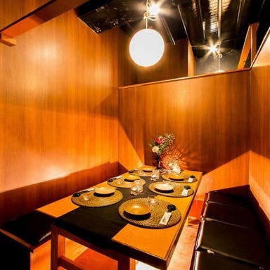 熟成肉と魚 本格完全個室居酒屋 和黒屋 ‐WAGUROYA‐ 新橋本店 店内の画像