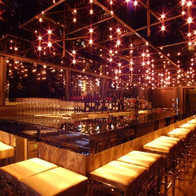 DARTS&KARAOKE DECIBEL(デシベル)_バーラウンジフロア