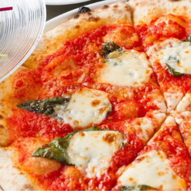 DARTS&KARAOKE DECIBEL(デシベル)_ピッツァ&パスタ、デザート含む全7品の2時間歌い放題&飲み放題コース