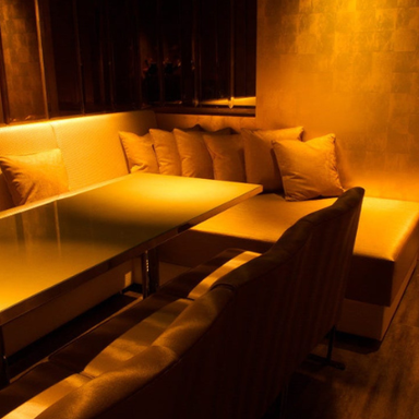 DARTS&KARAOKE DECIBEL(デシベル)_カラオケ完全個室全8タイプのラグジュアリールーム