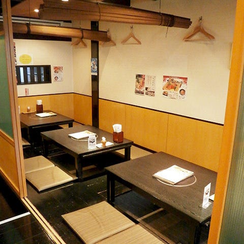 『そばよし 西中島店』の個室