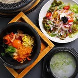 キムチにナムル、ビビンバ、冷麵と韓国発の美食がずらり♪
