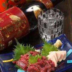 美味しいお酒とお料理で楽しいひと時をお過ごしください。
