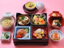 御膳料理「松花堂縁高」