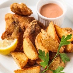 おつまみから大皿メニューまで、様々なお食事を取り揃えてます◎