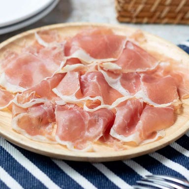 SUNDAY’S BAKE RIVER GARDEN_【店内OK ビアガーデンプラン】生ハム&ポテト&ガーリック枝豆食べ放題!スパークリングワイン飲み放題♪