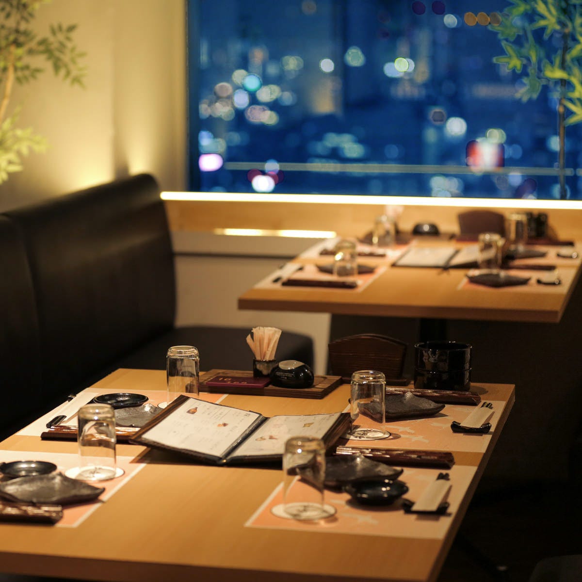 夜景 個室肉割烹牛若丸梅田店相片 梅田 大阪站 居酒屋 Gurunavi 日本美食餐廳指南